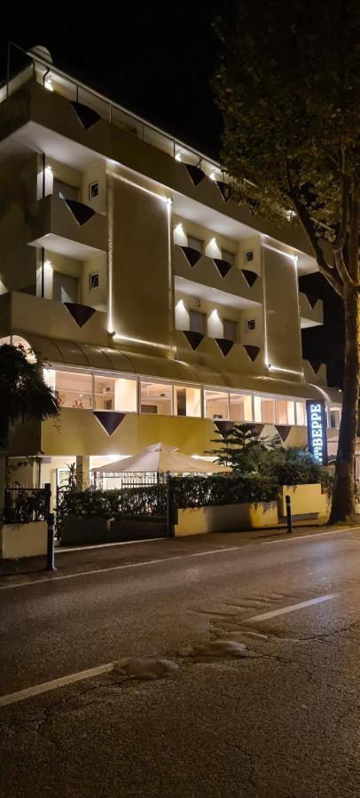 Hotel Beppe Rimini Eksteriør billede