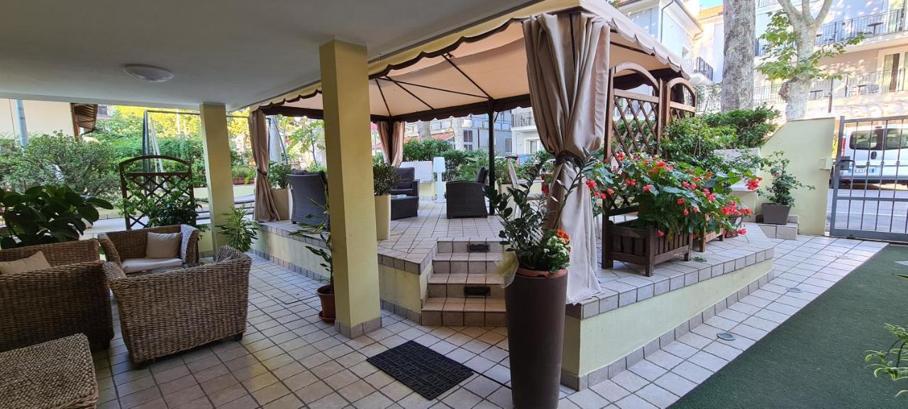 Hotel Beppe Rimini Eksteriør billede
