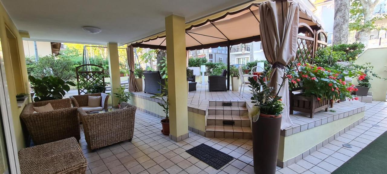 Hotel Beppe Rimini Eksteriør billede