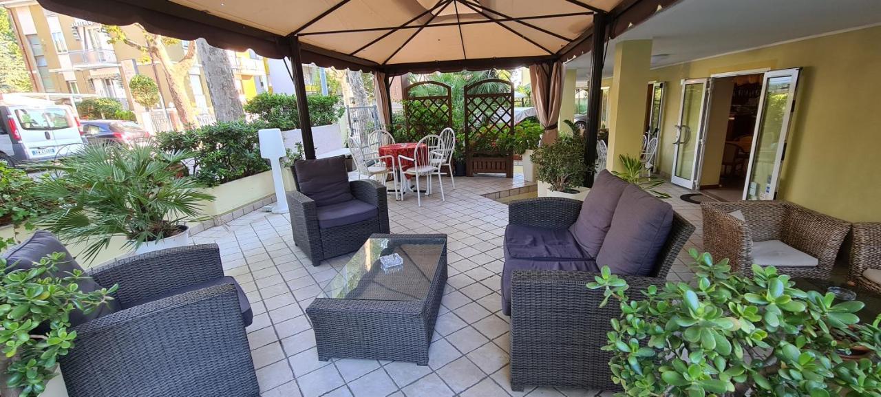 Hotel Beppe Rimini Eksteriør billede